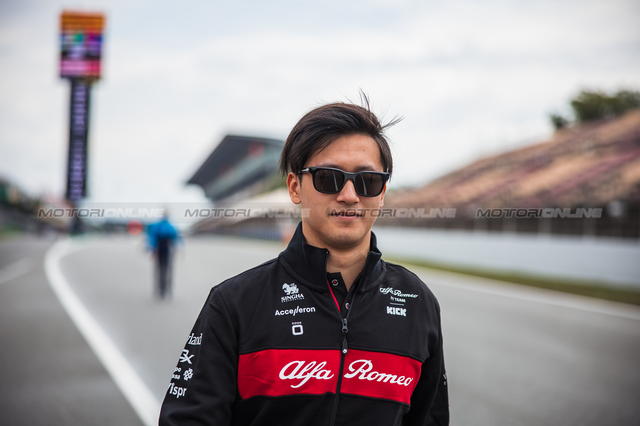 GP SPAGNA, Zhou Guanyu (CHN) Alfa Romeo F1 Team walks the circuit.

01.06.2023. Formula 1 World Championship, Rd 8, Spanish Grand Prix, Barcelona, Spain, Preparation Day.

- www.xpbimages.com, EMail: requests@xpbimages.com ¬© Copyright: Bearne / XPB Images