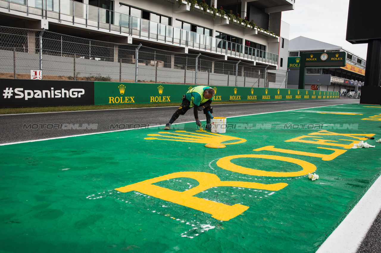 GP SPAGNA, Circuit Atmosfera - Rolex branding prepared trackside.

01.06.2023. Formula 1 World Championship, Rd 8, Spanish Grand Prix, Barcelona, Spain, Preparation Day.

- www.xpbimages.com, EMail: requests@xpbimages.com ¬© Copyright: Bearne / XPB Images