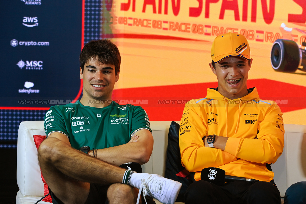 GP SPAGNA, (L to R): Lance Stroll (CDN) Aston Martin F1 Team e Lando Norris (GBR) McLaren in the FIA Press Conference.

01.06.2023. Formula 1 World Championship, Rd 8, Spanish Grand Prix, Barcelona, Spain, Preparation Day.

- www.xpbimages.com, EMail: requests@xpbimages.com ¬© Copyright: XPB Images