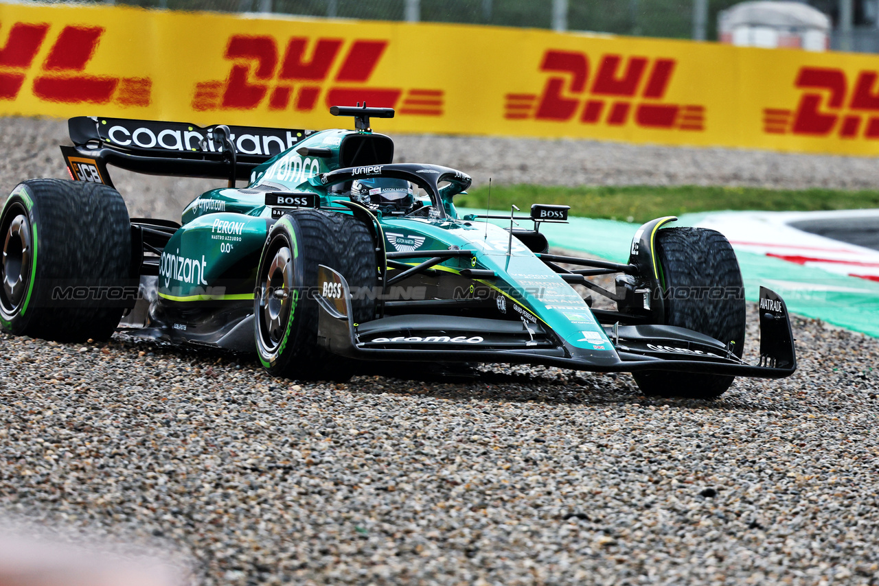 GP SPAGNA, Lance Stroll (CDN) Aston Martin F1 Team AMR23 runs wide into the gravel trap.

03.06.2023. Formula 1 World Championship, Rd 8, Spanish Grand Prix, Barcelona, Spain, Qualifiche Day.

- www.xpbimages.com, EMail: requests@xpbimages.com ¬© Copyright: Charniaux / XPB Images