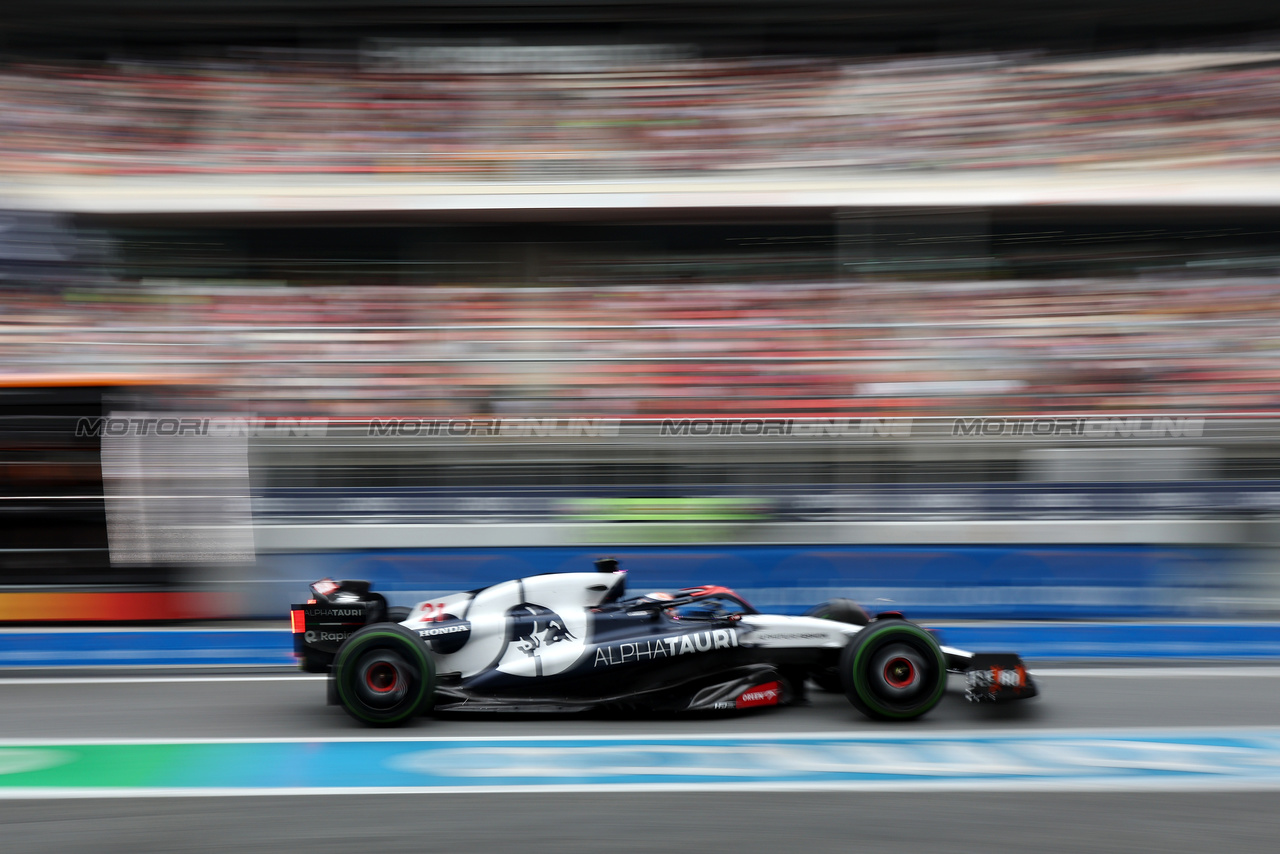 GP SPAGNA, Nyck de Vries (NLD) AlphaTauri AT04 leaves the pits.

03.06.2023. Formula 1 World Championship, Rd 8, Spanish Grand Prix, Barcelona, Spain, Qualifiche Day.

- www.xpbimages.com, EMail: requests@xpbimages.com ¬© Copyright: Bearne / XPB Images