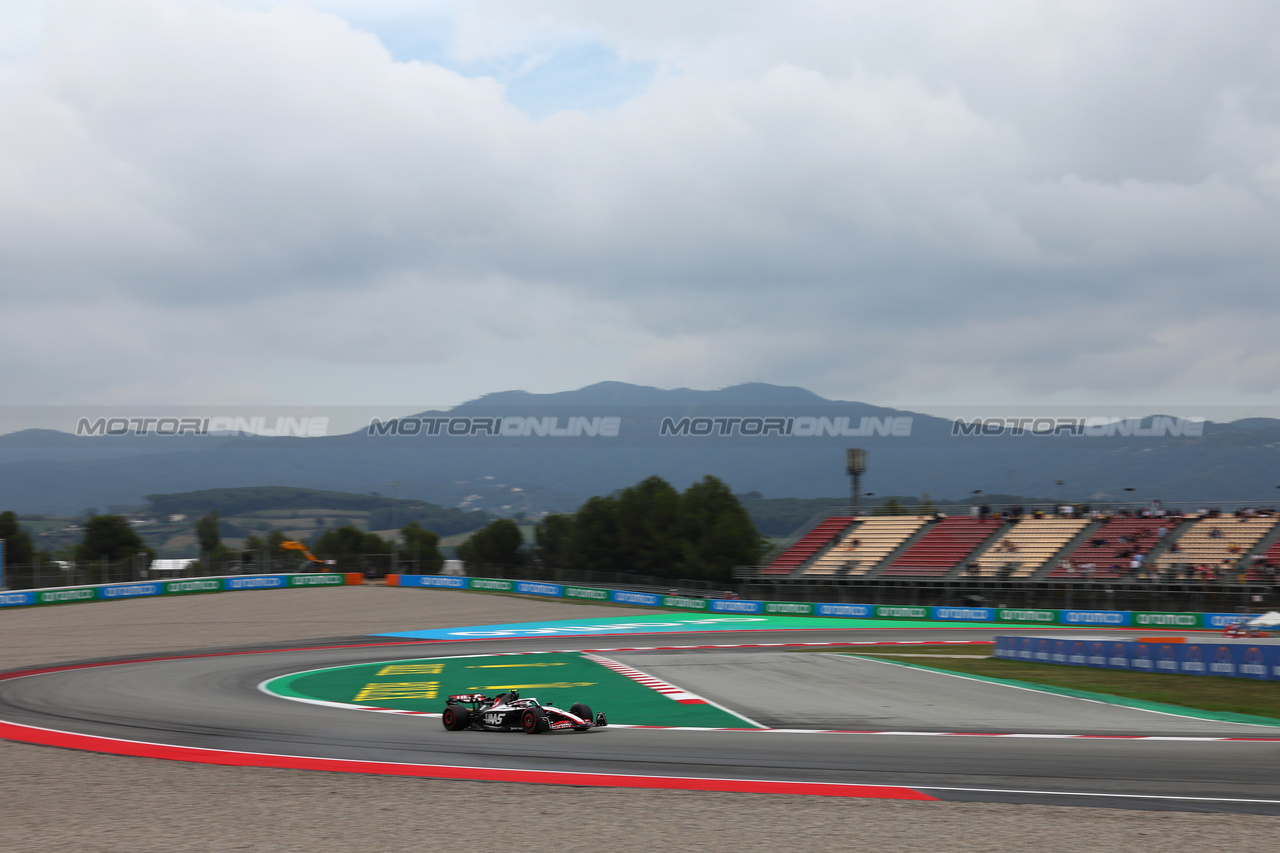 GP SPAGNA, Nico Hulkenberg (GER) Haas VF-23.

03.06.2023. Formula 1 World Championship, Rd 8, Spanish Grand Prix, Barcelona, Spain, Qualifiche Day.

- www.xpbimages.com, EMail: requests@xpbimages.com ¬© Copyright: Batchelor / XPB Images