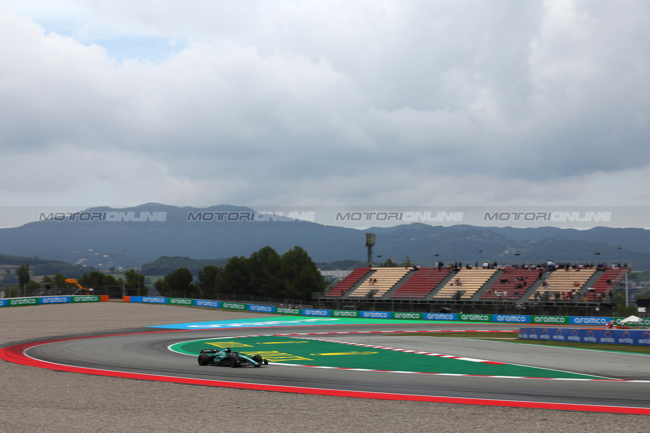 GP SPAGNA, Lance Stroll (CDN) Aston Martin F1 Team AMR23.

03.06.2023. Formula 1 World Championship, Rd 8, Spanish Grand Prix, Barcelona, Spain, Qualifiche Day.

- www.xpbimages.com, EMail: requests@xpbimages.com ¬© Copyright: Batchelor / XPB Images