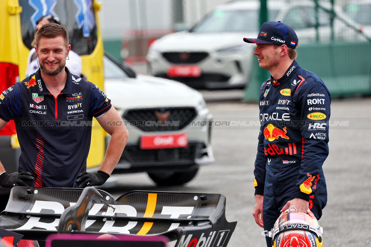 GP SPAGNA, Pole sitter Max Verstappen (NLD) Red Bull Racing in qualifying parc ferme.

03.06.2023. Formula 1 World Championship, Rd 8, Spanish Grand Prix, Barcelona, Spain, Qualifiche Day.

- www.xpbimages.com, EMail: requests@xpbimages.com ¬© Copyright: Batchelor / XPB Images