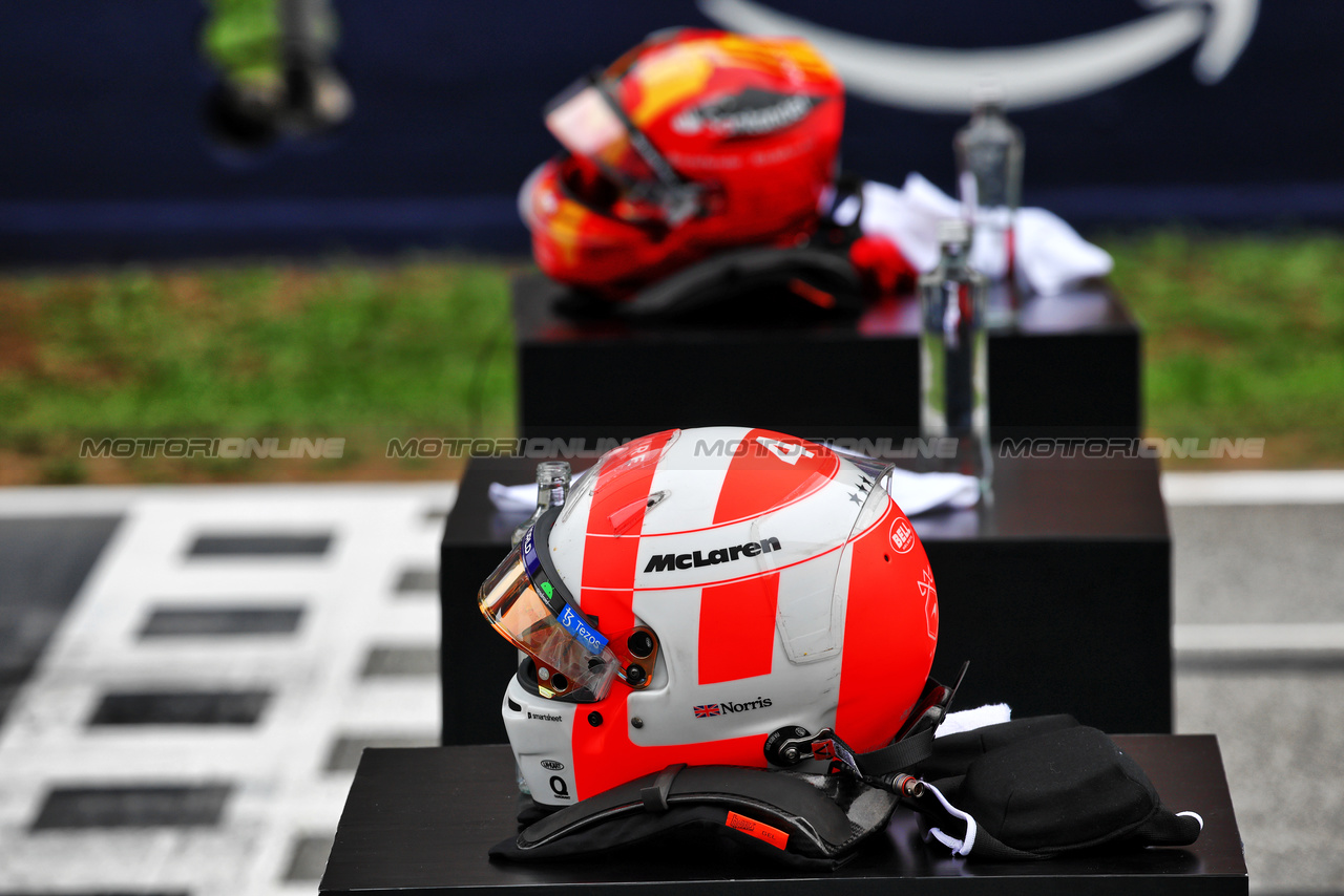 GP SPAGNA, The helmet of Lando Norris (GBR) McLaren in qualifying parc ferme.

03.06.2023. Formula 1 World Championship, Rd 8, Spanish Grand Prix, Barcelona, Spain, Qualifiche Day.

- www.xpbimages.com, EMail: requests@xpbimages.com ¬© Copyright: Batchelor / XPB Images