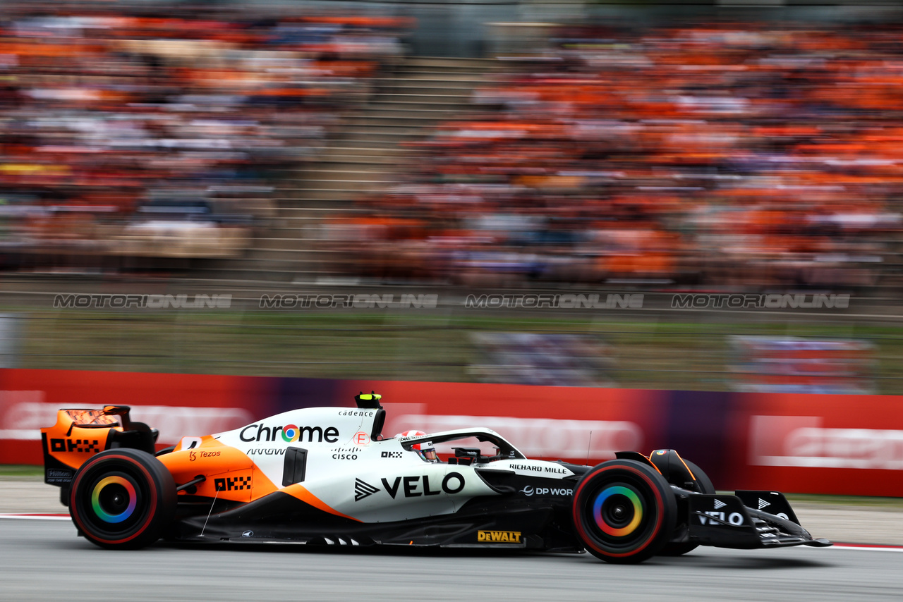 GP SPAGNA, Lando Norris (GBR) McLaren MCL60.

03.06.2023. Formula 1 World Championship, Rd 8, Spanish Grand Prix, Barcelona, Spain, Qualifiche Day.

- www.xpbimages.com, EMail: requests@xpbimages.com ¬© Copyright: Batchelor / XPB Images