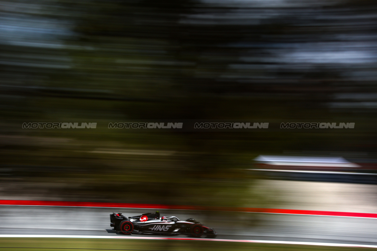 GP SPAGNA, Kevin Magnussen (DEN), Haas F1 Team 
02.06.2023 Formula 1 World Championship, Rd 8, Spanish Grand Prix, Barcelona, Spain, Practice Day.
- www.xpbimages.com, EMail: requests@xpbimages.com ¬© Copyright: Charniaux / XPB Images