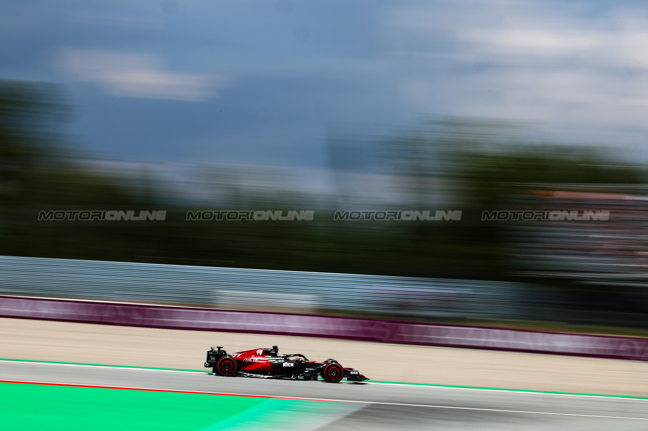 GP SPAGNA, Valtteri Bottas (FIN), Alfa Romeo Racing 
02.06.2023 Formula 1 World Championship, Rd 8, Spanish Grand Prix, Barcelona, Spain, Practice Day.
- www.xpbimages.com, EMail: requests@xpbimages.com ¬© Copyright: Charniaux / XPB Images