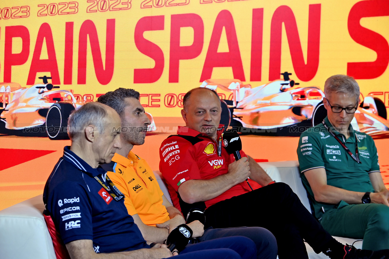 GP SPAGNA, (L to R): Franz Tost (AUT) AlphaTauri Team Principal; Andreas Seidl (GER) Sauber Group Chief Executive Officer; Frederic Vasseur (FRA) Ferrari Team Principal; e Mike Krack (LUX) Aston Martin F1 Team, Team Principal, in the FIA Press Conference.

02.06.2023 Formula 1 World Championship, Rd 8, Spanish Grand Prix, Barcelona, Spain, Practice Day.

- www.xpbimages.com, EMail: requests@xpbimages.com ¬© Copyright: XPB Images