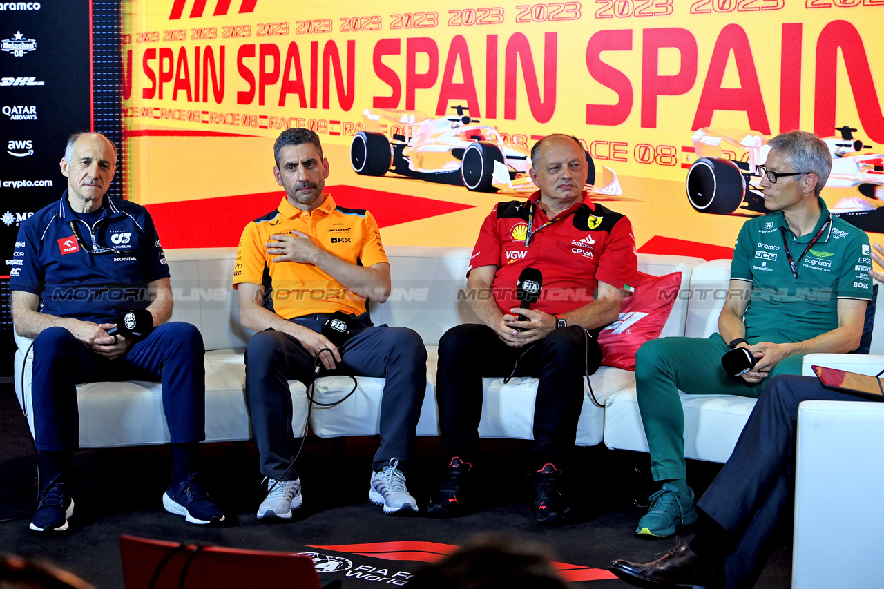 GP SPAGNA, (L to R): Franz Tost (AUT) AlphaTauri Team Principal; Andreas Seidl (GER) Sauber Group Chief Executive Officer; Frederic Vasseur (FRA) Ferrari Team Principal; e Mike Krack (LUX) Aston Martin F1 Team, Team Principal, in the FIA Press Conference.

02.06.2023 Formula 1 World Championship, Rd 8, Spanish Grand Prix, Barcelona, Spain, Practice Day.

- www.xpbimages.com, EMail: requests@xpbimages.com ¬© Copyright: XPB Images