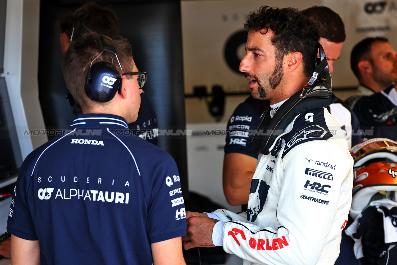 GP STATI UNITI, Daniel Ricciardo (AUS) AlphaTauri.

22.10.2023. Formula 1 World Championship, Rd 19, United States Grand Prix, Austin, Texas, USA, Gara Day.

 - www.xpbimages.com, EMail: requests@xpbimages.com © Copyright: Coates / XPB Images