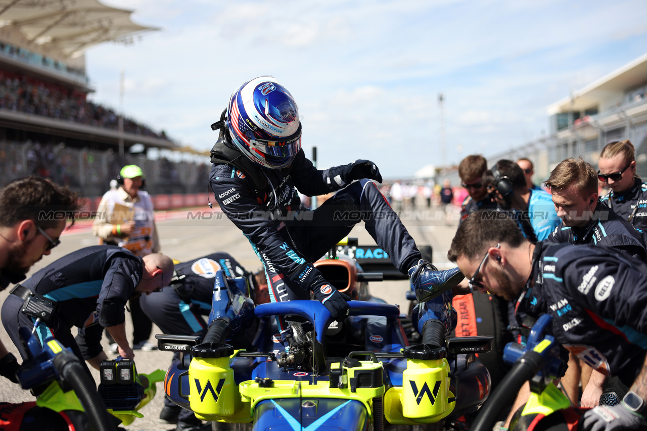 GP STATI UNITI, Logan Sargeant (USA) Williams Racing FW45 on the grid.

22.10.2023. Formula 1 World Championship, Rd 19, United States Grand Prix, Austin, Texas, USA, Gara Day.

- www.xpbimages.com, EMail: requests@xpbimages.com © Copyright: Bearne / XPB Images