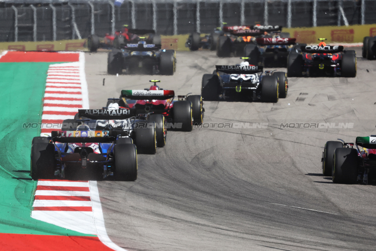 GP STATI UNITI, Alexander Albon (THA) Williams Racing FW45 at the partenza of the race.

22.10.2023. Formula 1 World Championship, Rd 19, United States Grand Prix, Austin, Texas, USA, Gara Day.

- www.xpbimages.com, EMail: requests@xpbimages.com © Copyright: Bearne / XPB Images