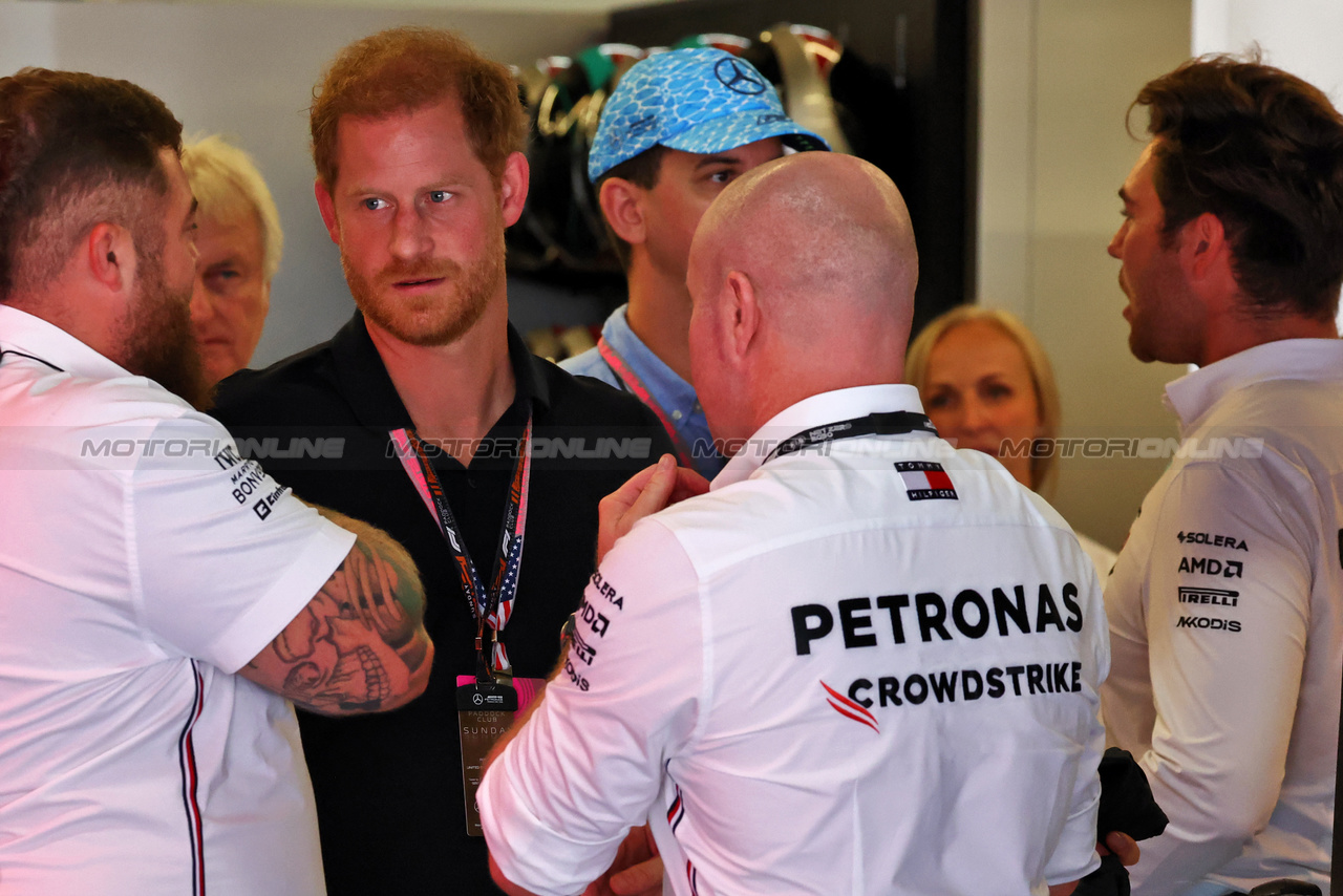 GP STATI UNITI, Prince Harry (GBR) Duke of Sussex with Mercedes AMG F1.

22.10.2023. Formula 1 World Championship, Rd 19, United States Grand Prix, Austin, Texas, USA, Gara Day.

- www.xpbimages.com, EMail: requests@xpbimages.com © Copyright: Moy / XPB Images