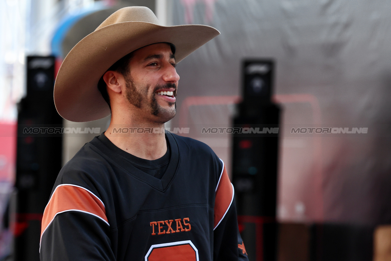 GP STATI UNITI, Daniel Ricciardo (AUS) AlphaTauri.

22.10.2023. Formula 1 World Championship, Rd 19, United States Grand Prix, Austin, Texas, USA, Gara Day.

- www.xpbimages.com, EMail: requests@xpbimages.com © Copyright: Moy / XPB Images