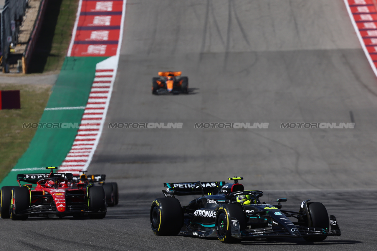 GP STATI UNITI, Lewis Hamilton (GBR) Mercedes AMG F1 W14.

22.10.2023. Formula 1 World Championship, Rd 19, United States Grand Prix, Austin, Texas, USA, Gara Day.

- www.xpbimages.com, EMail: requests@xpbimages.com © Copyright: Batchelor / XPB Images