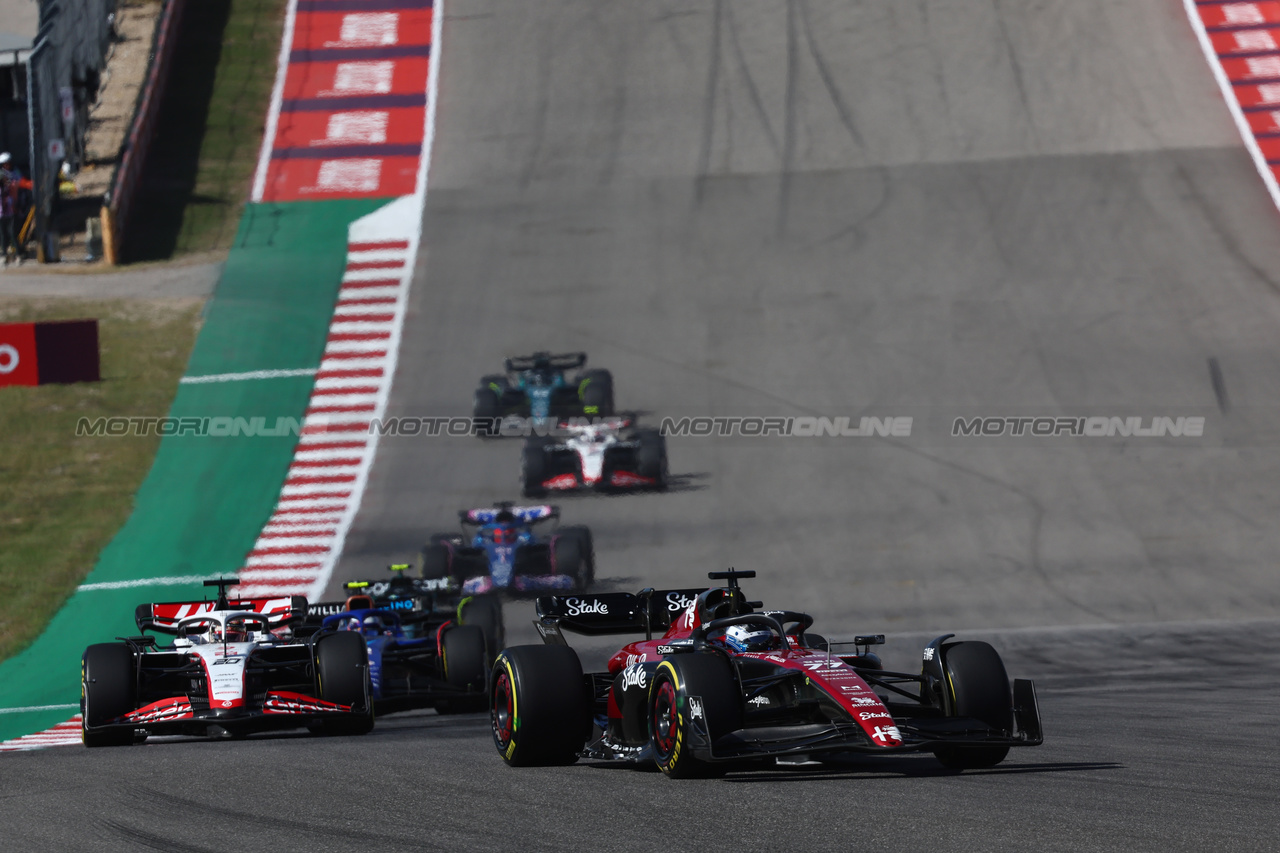 GP STATI UNITI, Valtteri Bottas (FIN) Alfa Romeo F1 Team C43.

22.10.2023. Formula 1 World Championship, Rd 19, United States Grand Prix, Austin, Texas, USA, Gara Day.

- www.xpbimages.com, EMail: requests@xpbimages.com © Copyright: Batchelor / XPB Images