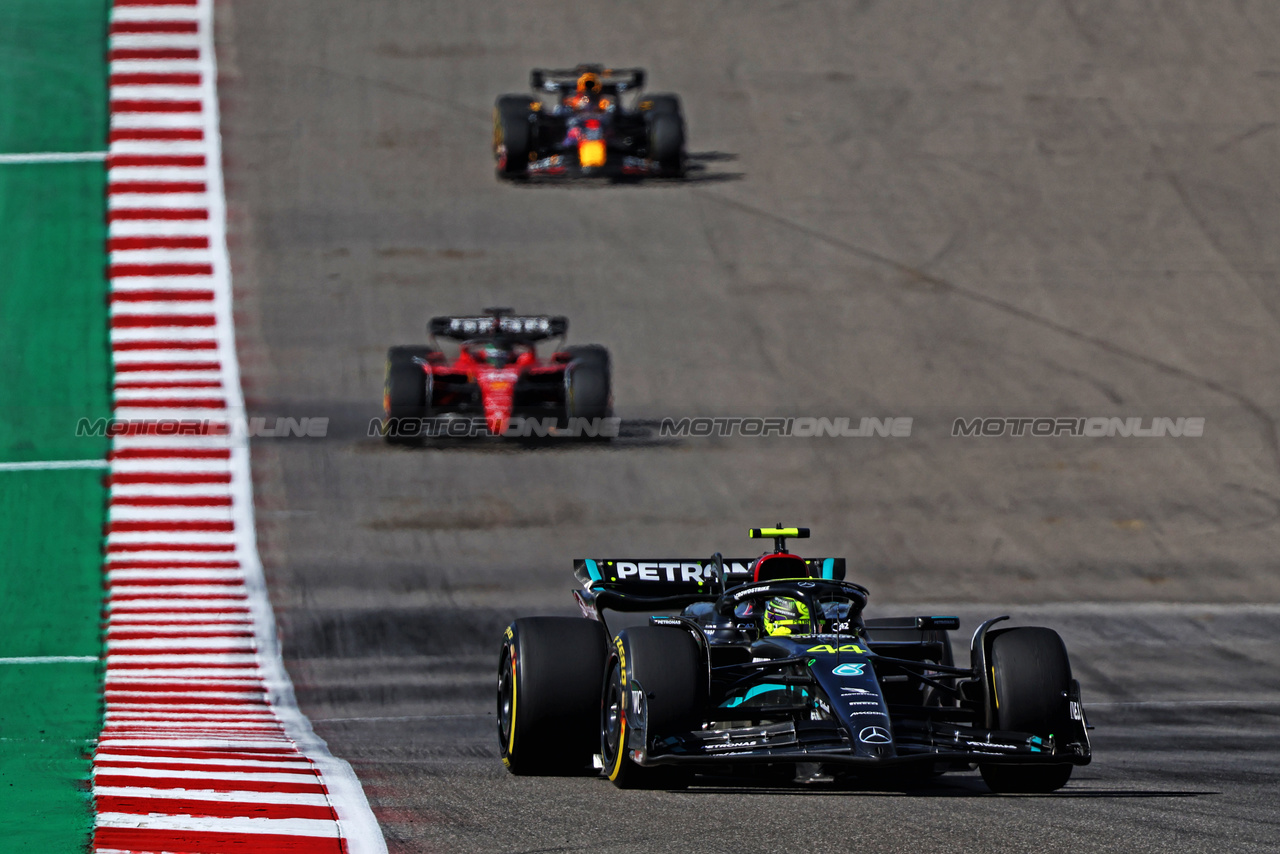 GP STATI UNITI, Lewis Hamilton (GBR) Mercedes AMG F1 W14.

22.10.2023. Formula 1 World Championship, Rd 19, United States Grand Prix, Austin, Texas, USA, Gara Day.

- www.xpbimages.com, EMail: requests@xpbimages.com © Copyright: Batchelor / XPB Images