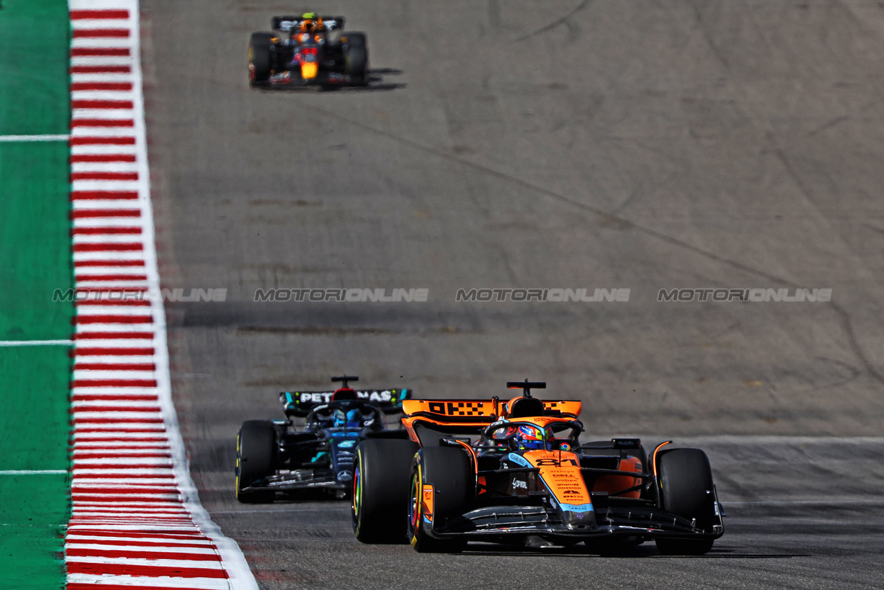 GP STATI UNITI, Oscar Piastri (AUS) McLaren MCL60.

22.10.2023. Formula 1 World Championship, Rd 19, United States Grand Prix, Austin, Texas, USA, Gara Day.

- www.xpbimages.com, EMail: requests@xpbimages.com © Copyright: Batchelor / XPB Images
