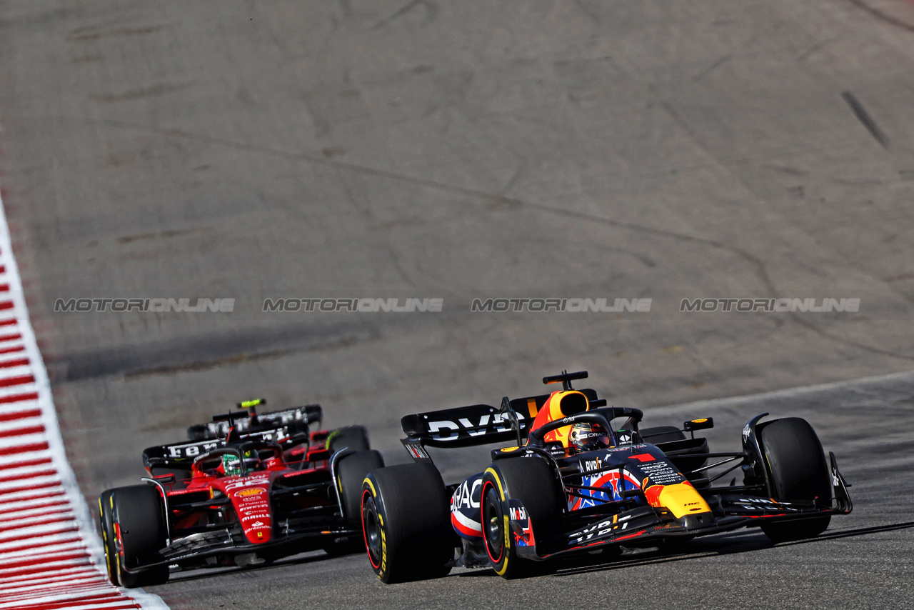 GP STATI UNITI, Max Verstappen (NLD) Red Bull Racing RB19.

22.10.2023. Formula 1 World Championship, Rd 19, United States Grand Prix, Austin, Texas, USA, Gara Day.

- www.xpbimages.com, EMail: requests@xpbimages.com © Copyright: Batchelor / XPB Images