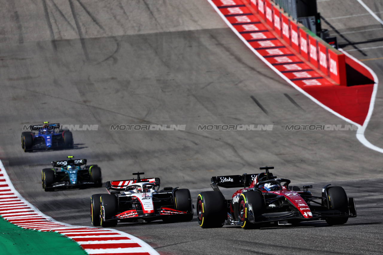 GP STATI UNITI, Valtteri Bottas (FIN) Alfa Romeo F1 Team C43.

22.10.2023. Formula 1 World Championship, Rd 19, United States Grand Prix, Austin, Texas, USA, Gara Day.

- www.xpbimages.com, EMail: requests@xpbimages.com © Copyright: Batchelor / XPB Images