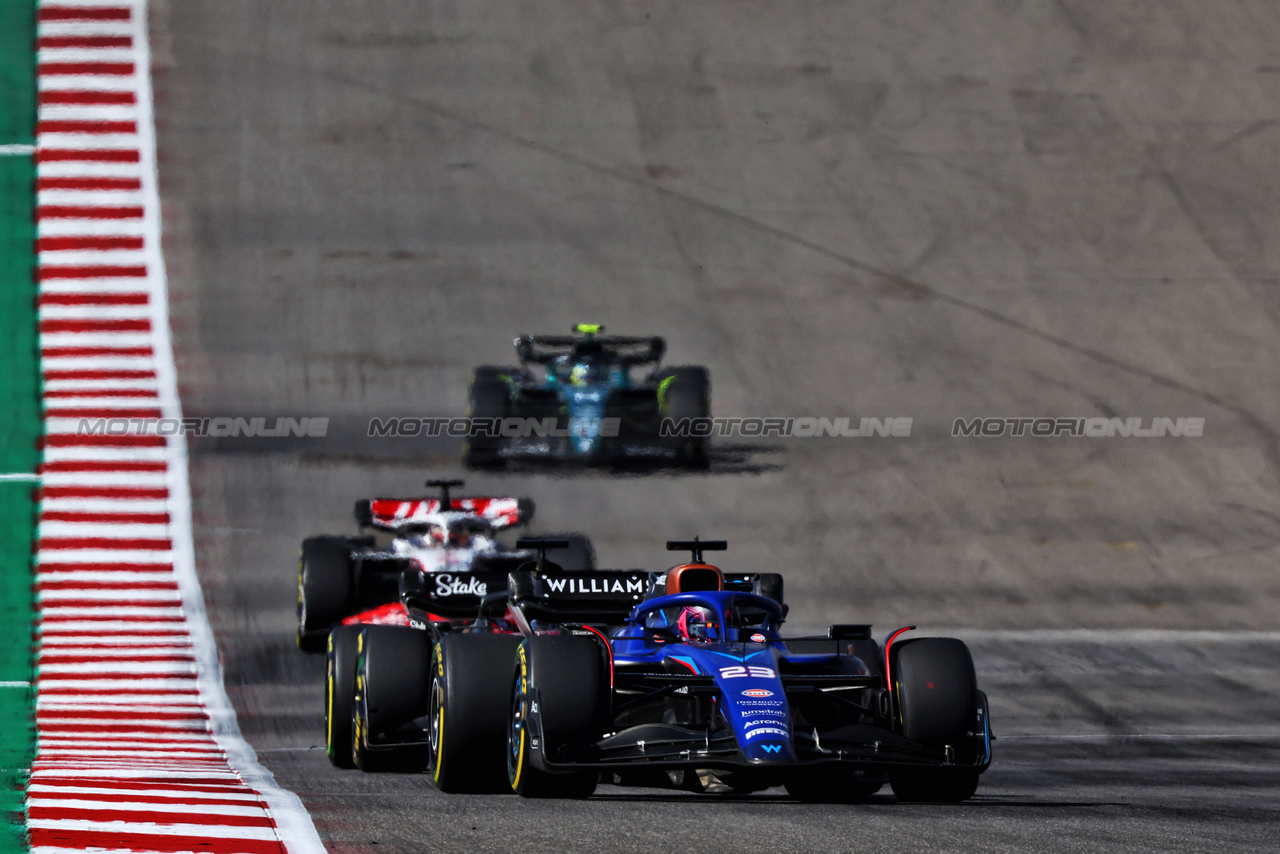 GP STATI UNITI, Alexander Albon (THA) Williams Racing FW45.

22.10.2023. Formula 1 World Championship, Rd 19, United States Grand Prix, Austin, Texas, USA, Gara Day.

- www.xpbimages.com, EMail: requests@xpbimages.com © Copyright: Batchelor / XPB Images
