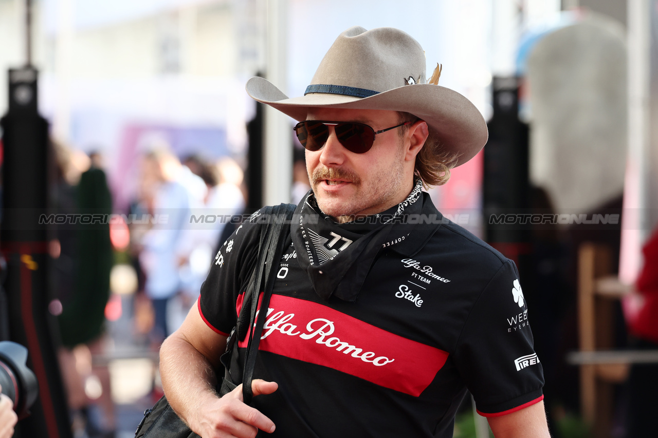 GP STATI UNITI, Valtteri Bottas (FIN) Alfa Romeo F1 Team.

22.10.2023. Formula 1 World Championship, Rd 19, United States Grand Prix, Austin, Texas, USA, Gara Day.

- www.xpbimages.com, EMail: requests@xpbimages.com © Copyright: Moy / XPB Images
