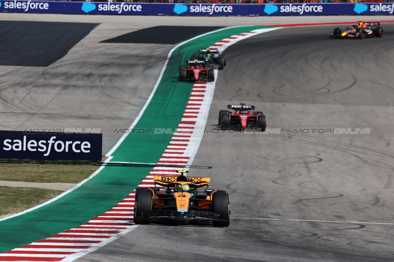 GP STATI UNITI, Lando Norris (GBR) McLaren MCL60.

22.10.2023. Formula 1 World Championship, Rd 19, United States Grand Prix, Austin, Texas, USA, Gara Day.

- www.xpbimages.com, EMail: requests@xpbimages.com © Copyright: Moy / XPB Images