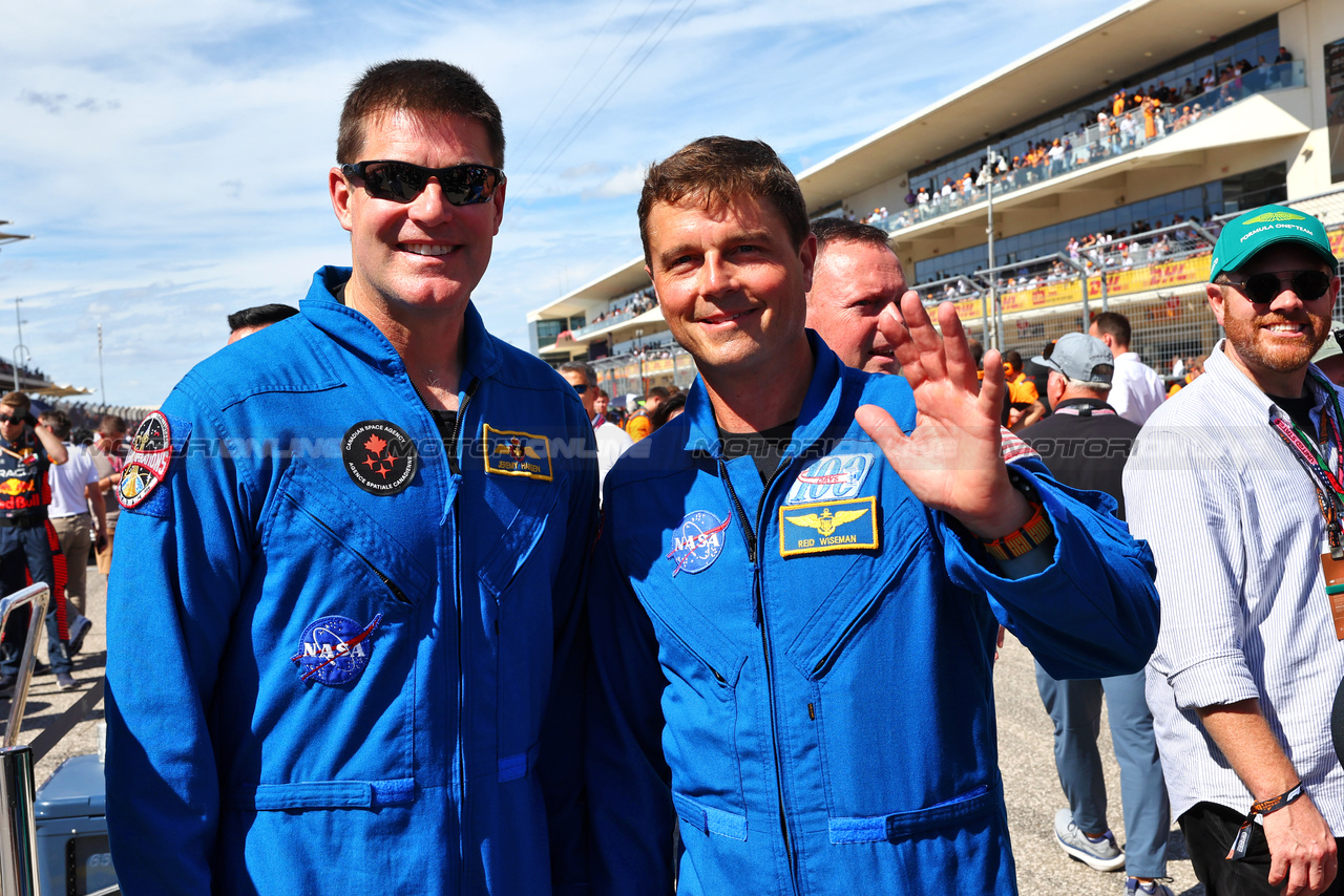 GP STATI UNITI, Jeremy Hansen (CDN) NASA Astronaut e Reid Wiseman (USA) NASA Astronaut on the grid.

22.10.2023. Formula 1 World Championship, Rd 19, United States Grand Prix, Austin, Texas, USA, Gara Day.

- www.xpbimages.com, EMail: requests@xpbimages.com © Copyright: Batchelor / XPB Images