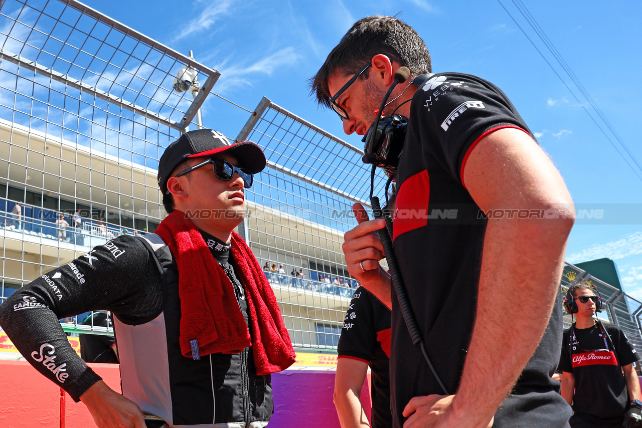 GP STATI UNITI, Zhou Guanyu (CHN) Alfa Romeo F1 Team on the grid.

22.10.2023. Formula 1 World Championship, Rd 19, United States Grand Prix, Austin, Texas, USA, Gara Day.

- www.xpbimages.com, EMail: requests@xpbimages.com © Copyright: Batchelor / XPB Images