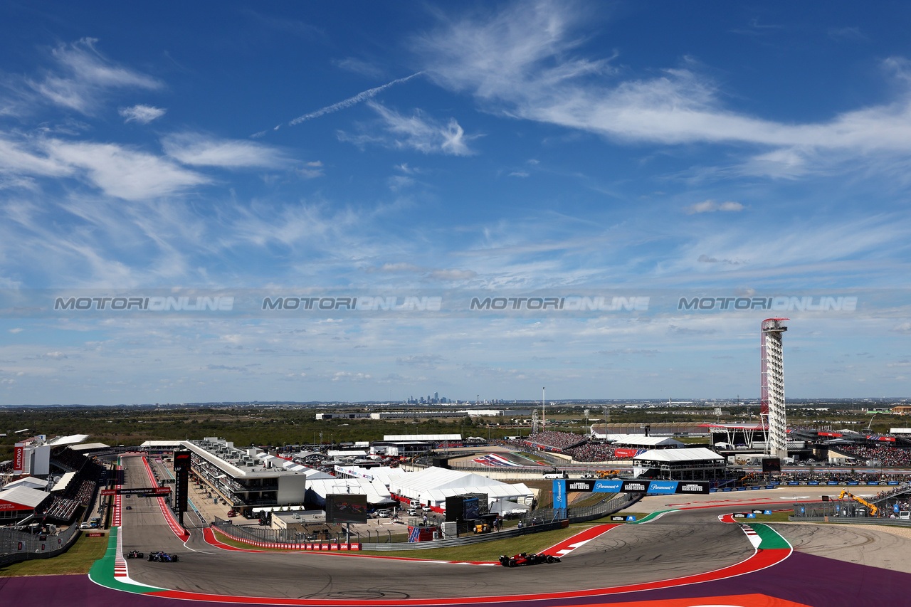 GP STATI UNITI, Zhou Guanyu (CHN) Alfa Romeo F1 Team C43.

22.10.2023. Formula 1 World Championship, Rd 19, United States Grand Prix, Austin, Texas, USA, Gara Day.

- www.xpbimages.com, EMail: requests@xpbimages.com © Copyright: Batchelor / XPB Images
