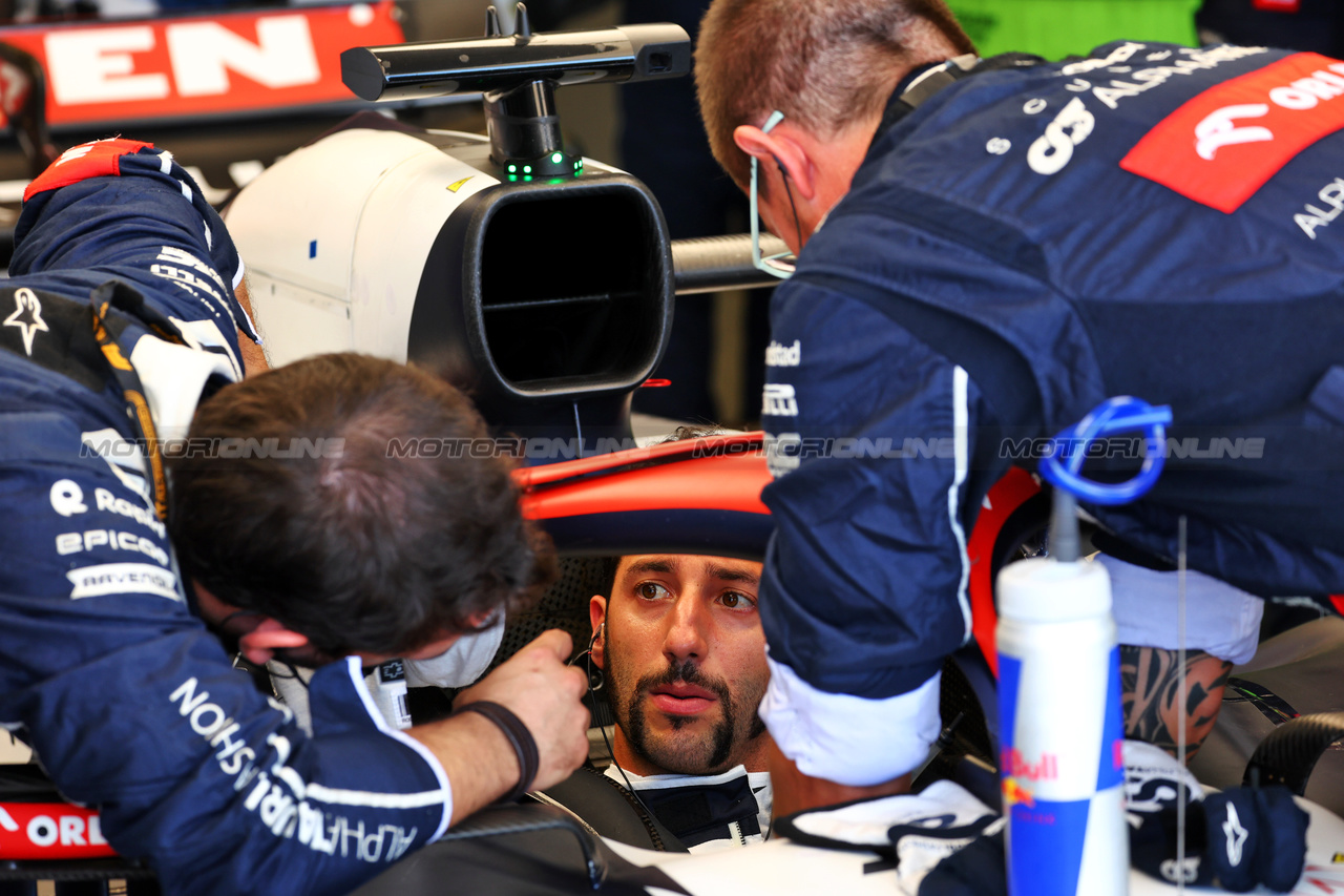 GP STATI UNITI, Daniel Ricciardo (AUS) AlphaTauri AT04.

22.10.2023. Formula 1 World Championship, Rd 19, United States Grand Prix, Austin, Texas, USA, Gara Day.

 - www.xpbimages.com, EMail: requests@xpbimages.com © Copyright: Coates / XPB Images