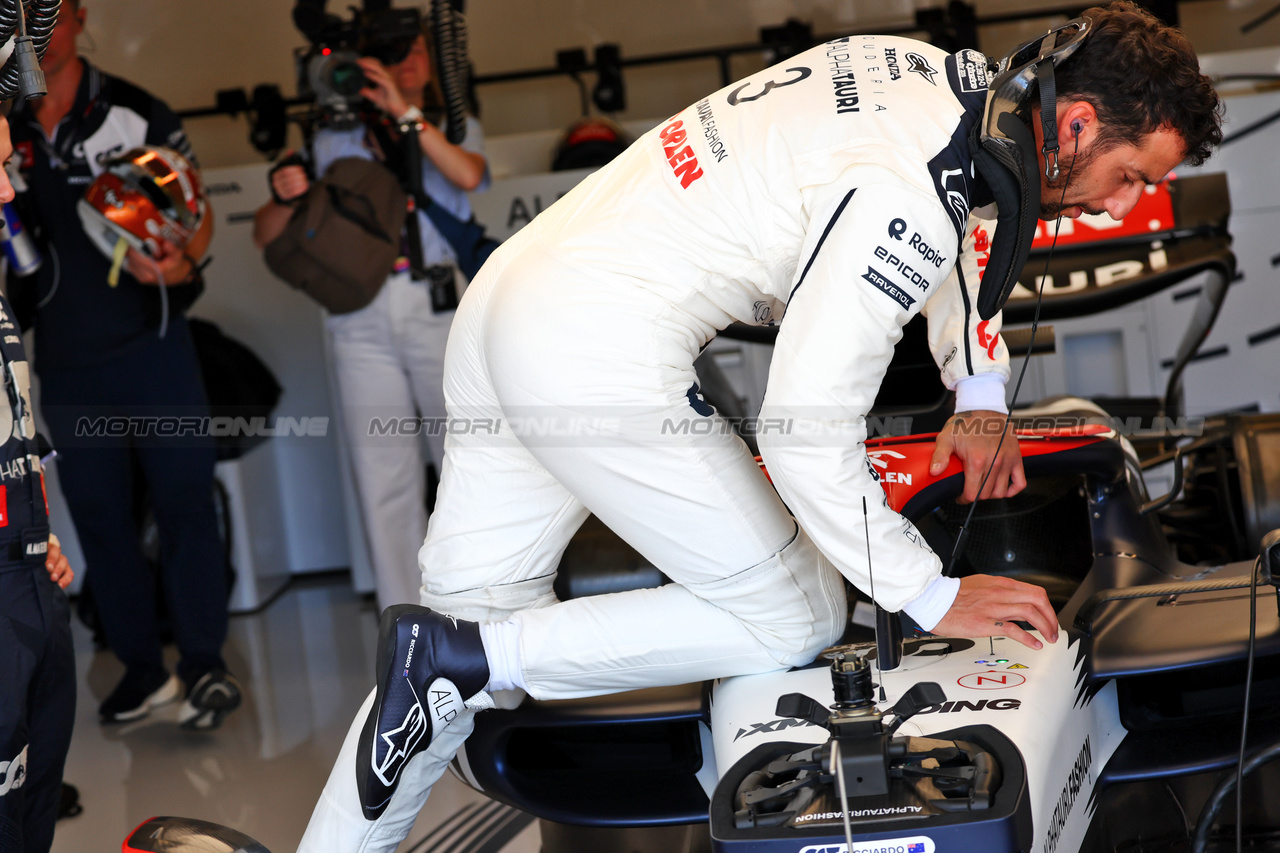 GP STATI UNITI, Daniel Ricciardo (AUS) AlphaTauri AT04.

22.10.2023. Formula 1 World Championship, Rd 19, United States Grand Prix, Austin, Texas, USA, Gara Day.

 - www.xpbimages.com, EMail: requests@xpbimages.com © Copyright: Coates / XPB Images