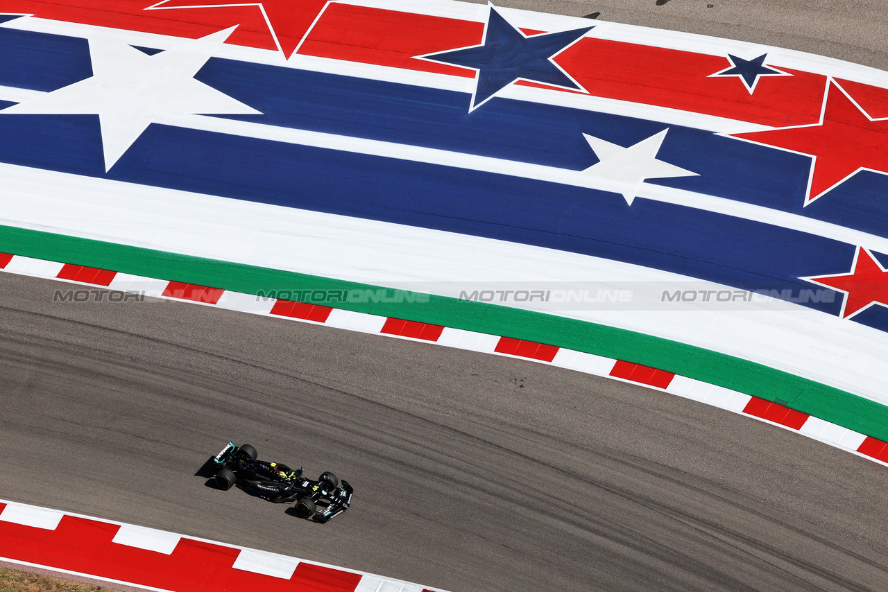 GP STATI UNITI, Lewis Hamilton (GBR) Mercedes AMG F1 W14.

22.10.2023. Formula 1 World Championship, Rd 19, United States Grand Prix, Austin, Texas, USA, Gara Day.

 - www.xpbimages.com, EMail: requests@xpbimages.com © Copyright: Rew / XPB Images