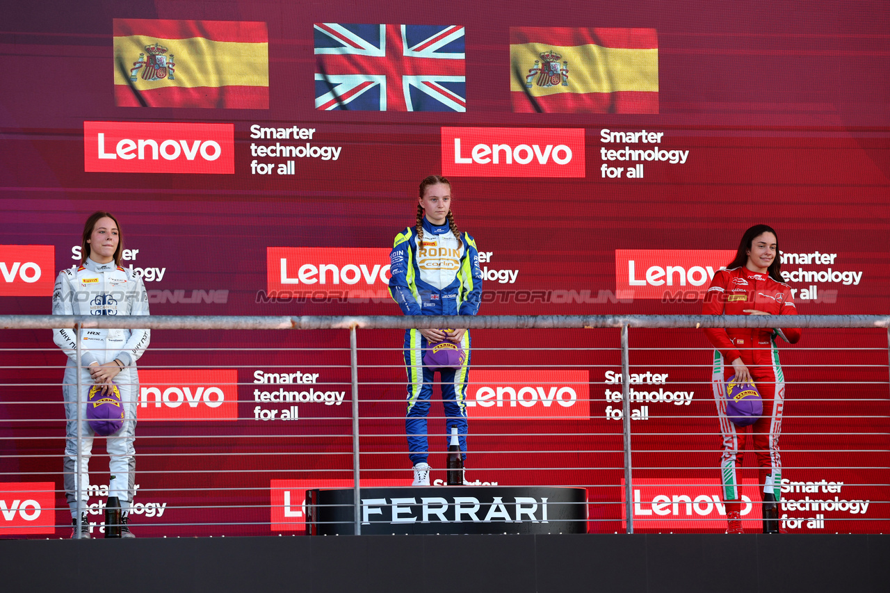 GP STATI UNITI, The podium (L to R): Nerea Marti (ESP) Mercantile Campos Racing, second; Jessica Edgar (GBR) Rodin Carlin, vincitore; Marta Garcia (ESP) Prema Racing, third.

22.10.2023. F1 Academy, Rd 7, Gara 3, Austin, Texas, USA.

- www.xpbimages.com, EMail: requests@xpbimages.com © Copyright: Batchelor / XPB Images