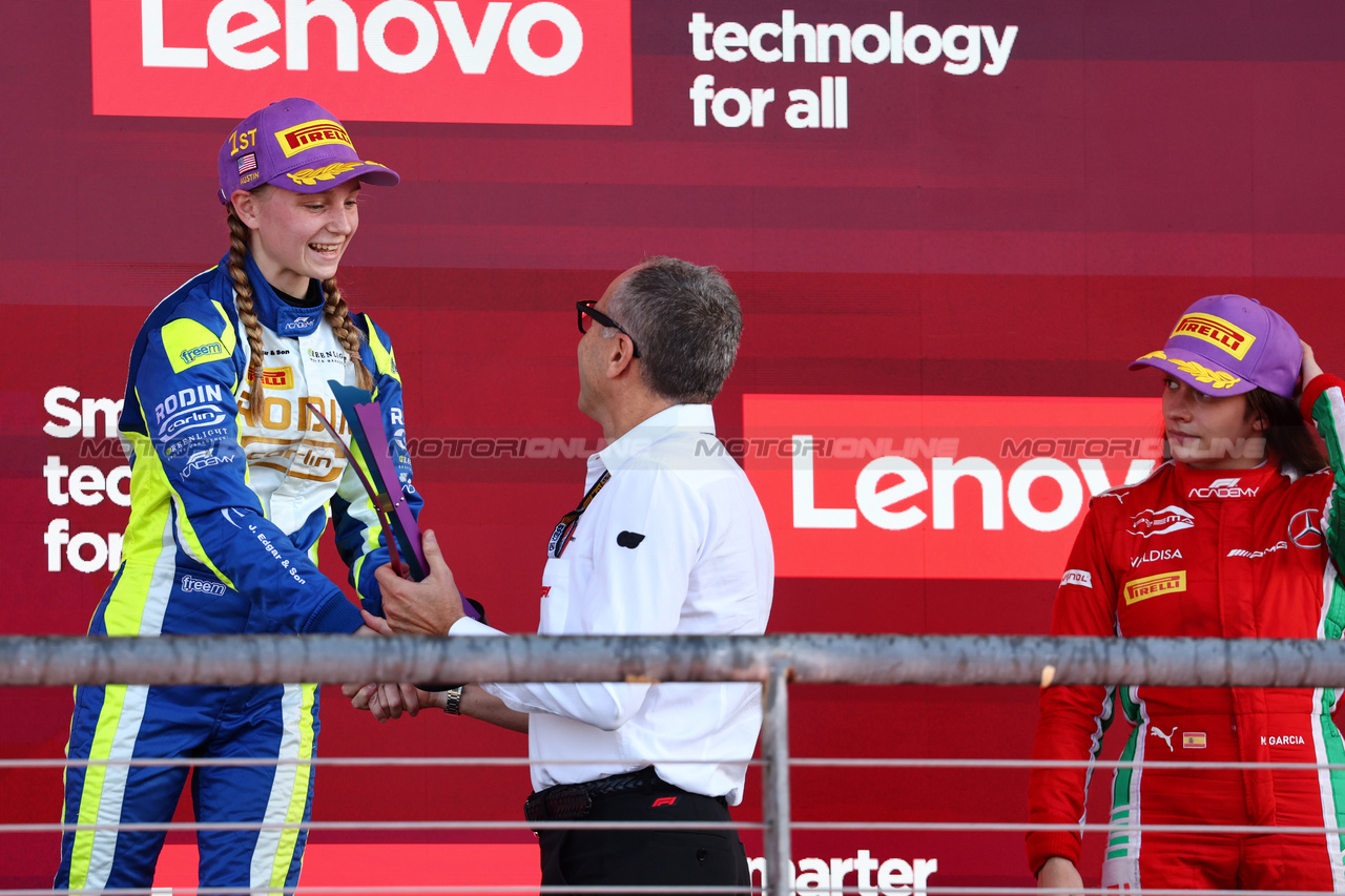 GP STATI UNITI, (L to R): Gara winner Jessica Edgar (GBR) Rodin Carlin celebrates on the podium with Stefano Domenicali (ITA) Formula One President e CEO e Marta Garcia (ESP) Prema Racing.

22.10.2023. F1 Academy, Rd 7, Gara 3, Austin, Texas, USA.

- www.xpbimages.com, EMail: requests@xpbimages.com © Copyright: Batchelor / XPB Images