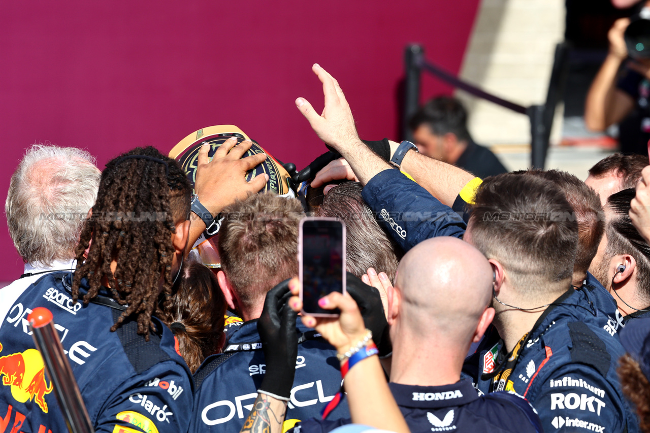 GP STATI UNITI, 1st place Max Verstappen (NLD) Red Bull Racing RB19.
22.10.2023. Formula 1 World Championship, Rd 19, United States Grand Prix, Austin, Texas, USA, Gara Day.
- www.xpbimages.com, EMail: requests@xpbimages.com © Copyright: Batchelor / XPB Images