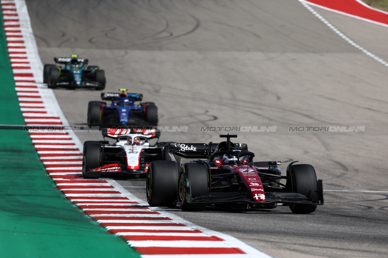 GP STATI UNITI, Valtteri Bottas (FIN) Alfa Romeo F1 Team C43.

22.10.2023. Formula 1 World Championship, Rd 19, United States Grand Prix, Austin, Texas, USA, Gara Day.

- www.xpbimages.com, EMail: requests@xpbimages.com © Copyright: Moy / XPB Images