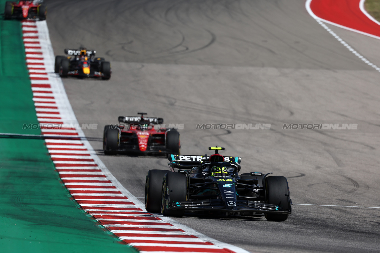 GP STATI UNITI, Lewis Hamilton (GBR) Mercedes AMG F1 W14.

22.10.2023. Formula 1 World Championship, Rd 19, United States Grand Prix, Austin, Texas, USA, Gara Day.

- www.xpbimages.com, EMail: requests@xpbimages.com © Copyright: Moy / XPB Images