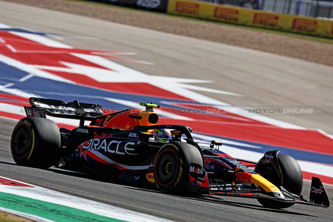 GP STATI UNITI, Sergio Perez (MEX) Red Bull Racing RB19.

22.10.2023. Formula 1 World Championship, Rd 19, United States Grand Prix, Austin, Texas, USA, Gara Day.

- www.xpbimages.com, EMail: requests@xpbimages.com © Copyright: Moy / XPB Images