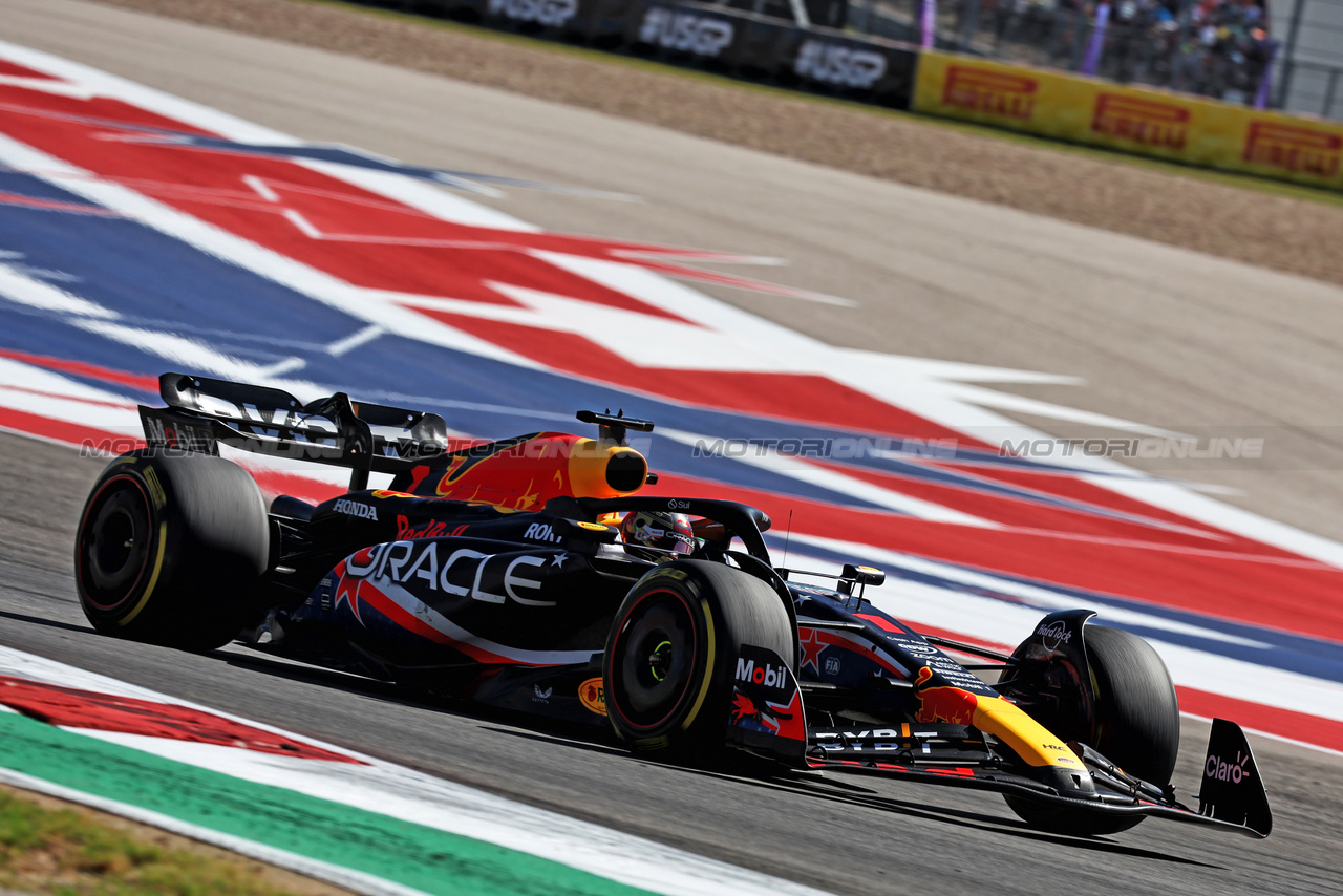 GP STATI UNITI, Max Verstappen (NLD) Red Bull Racing RB19.

22.10.2023. Formula 1 World Championship, Rd 19, United States Grand Prix, Austin, Texas, USA, Gara Day.

- www.xpbimages.com, EMail: requests@xpbimages.com © Copyright: Moy / XPB Images