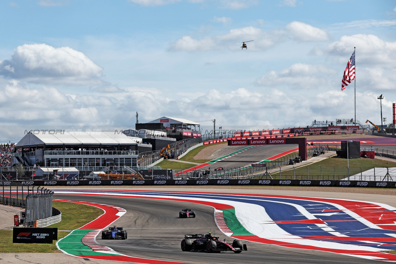 GP STATI UNITI, Zhou Guanyu (CHN) Alfa Romeo F1 Team C43.

22.10.2023. Formula 1 World Championship, Rd 19, United States Grand Prix, Austin, Texas, USA, Gara Day.

- www.xpbimages.com, EMail: requests@xpbimages.com © Copyright: Moy / XPB Images