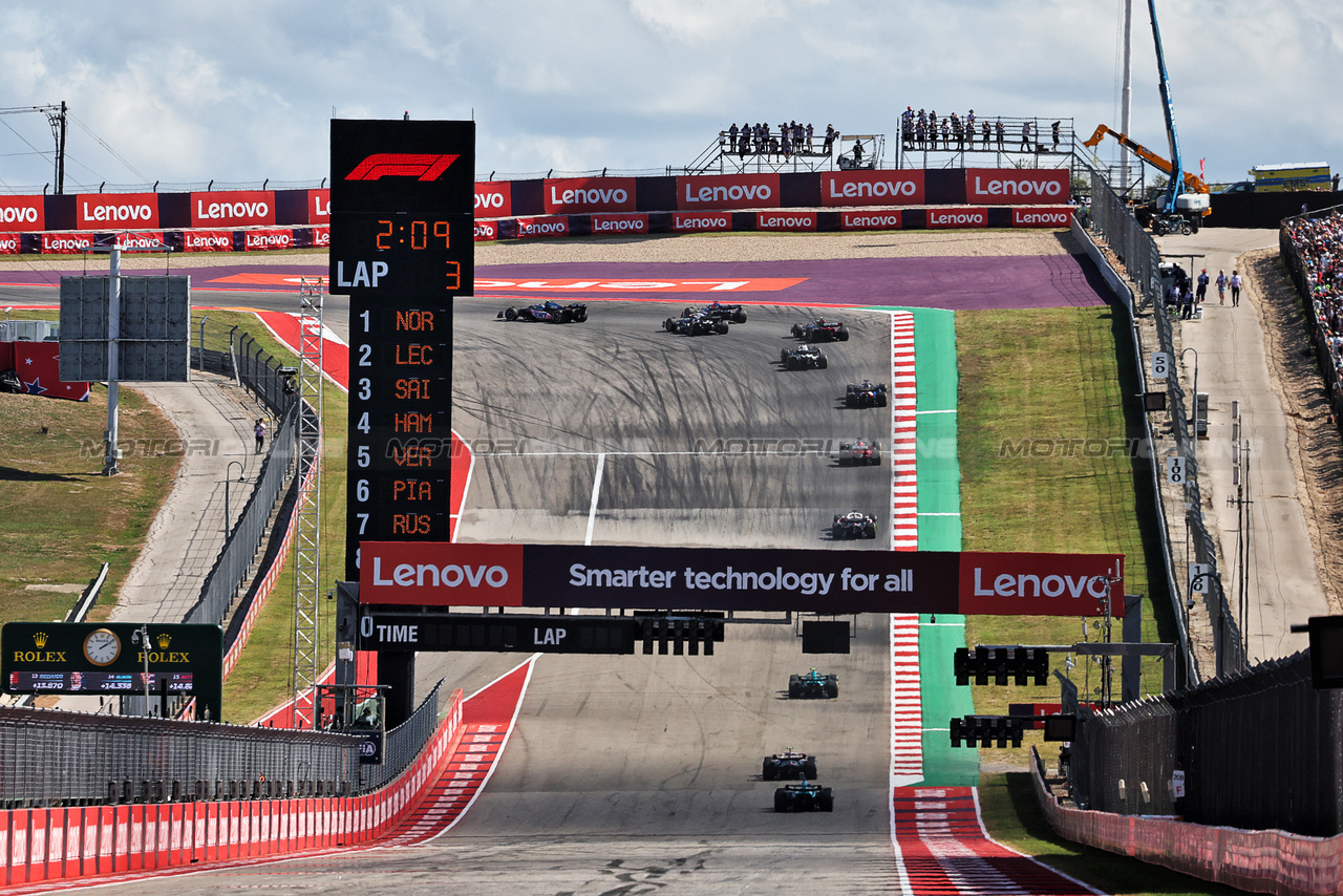 GP STATI UNITI, Lance Stroll (CDN) Aston Martin F1 Team AMR23.

22.10.2023. Formula 1 World Championship, Rd 19, United States Grand Prix, Austin, Texas, USA, Gara Day.

- www.xpbimages.com, EMail: requests@xpbimages.com © Copyright: Moy / XPB Images