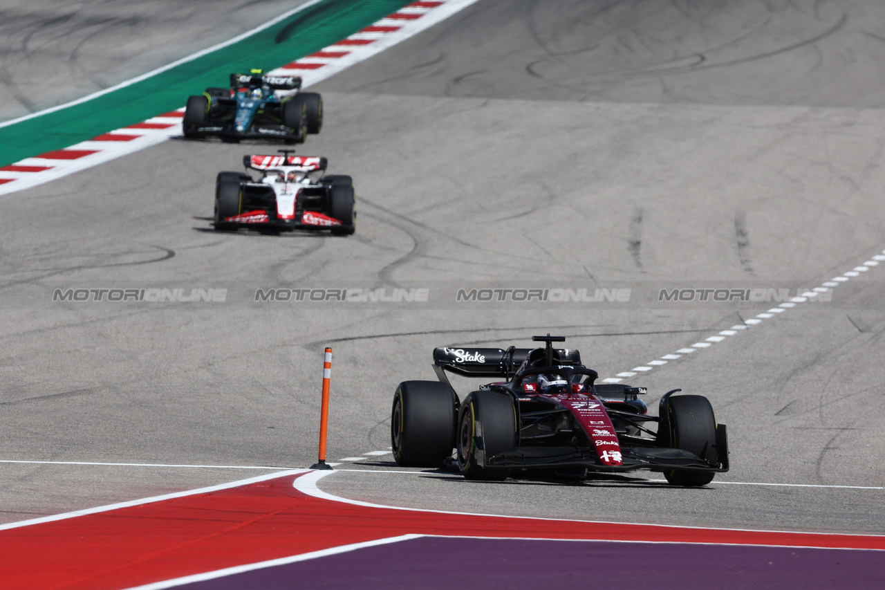 GP STATI UNITI, Valtteri Bottas (FIN) Alfa Romeo F1 Team C43 enters the pits.

22.10.2023. Formula 1 World Championship, Rd 19, United States Grand Prix, Austin, Texas, USA, Gara Day.

- www.xpbimages.com, EMail: requests@xpbimages.com © Copyright: Moy / XPB Images