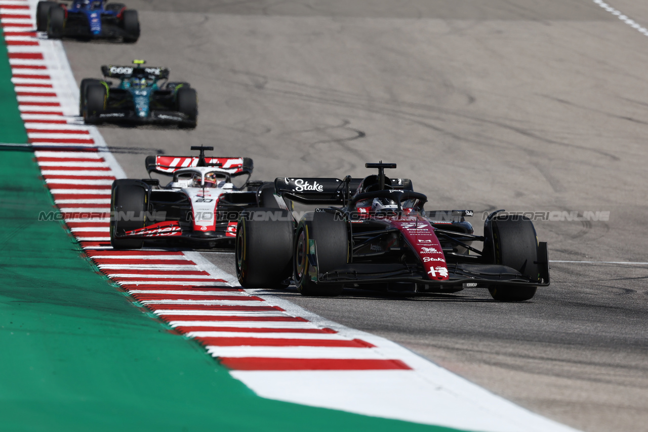 GP STATI UNITI, Valtteri Bottas (FIN) Alfa Romeo F1 Team C43.

22.10.2023. Formula 1 World Championship, Rd 19, United States Grand Prix, Austin, Texas, USA, Gara Day.

- www.xpbimages.com, EMail: requests@xpbimages.com © Copyright: Moy / XPB Images