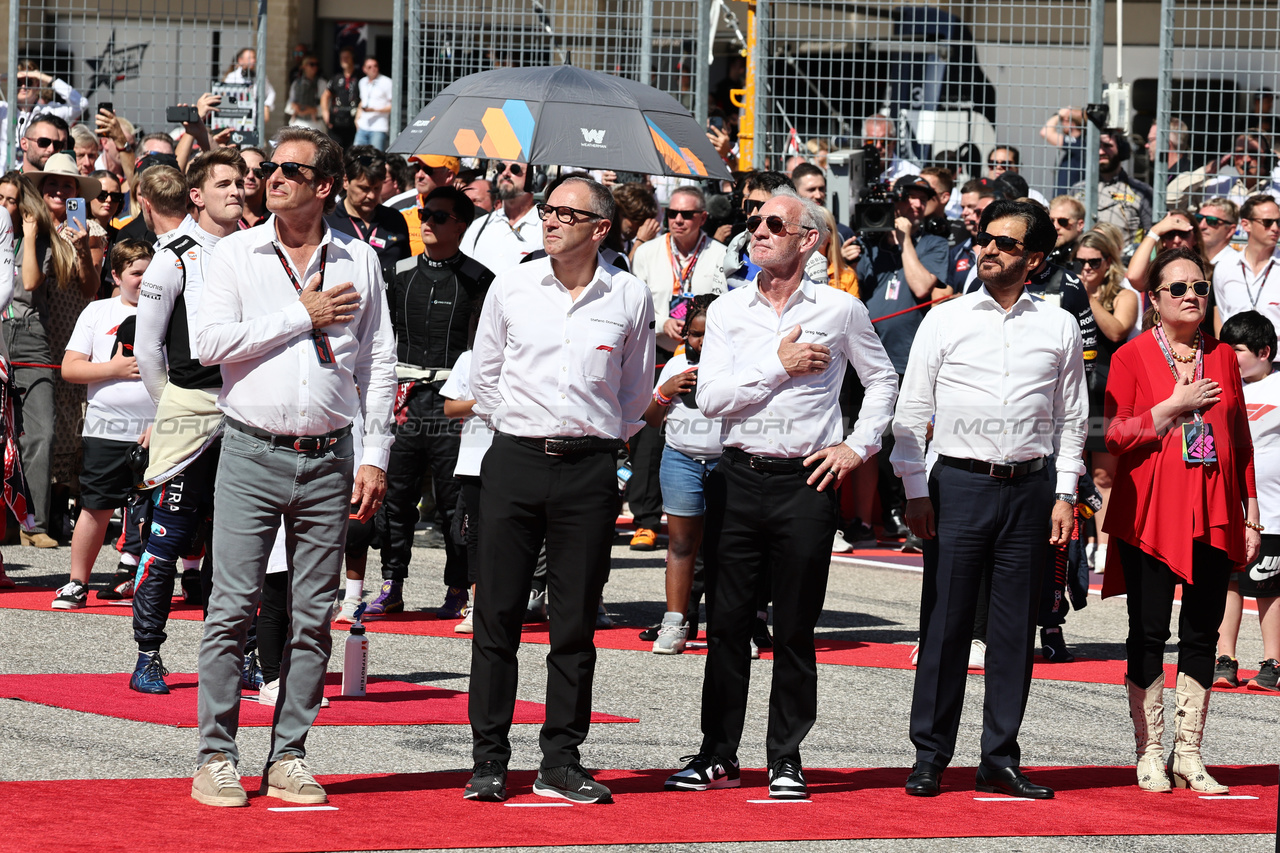 GP STATI UNITI, (L to R): gma; Stefano Domenicali (ITA) Formula One President e CEO; Greg Maffei (USA) Liberty Media Corporation President e Chief Executive Officer; e Mohammed Bin Sulayem (UAE) FIA President on the grid. 

22.10.2023. Formula 1 World Championship, Rd 19, United States Grand Prix, Austin, Texas, USA, Gara Day.

- www.xpbimages.com, EMail: requests@xpbimages.com © Copyright: Moy / XPB Images