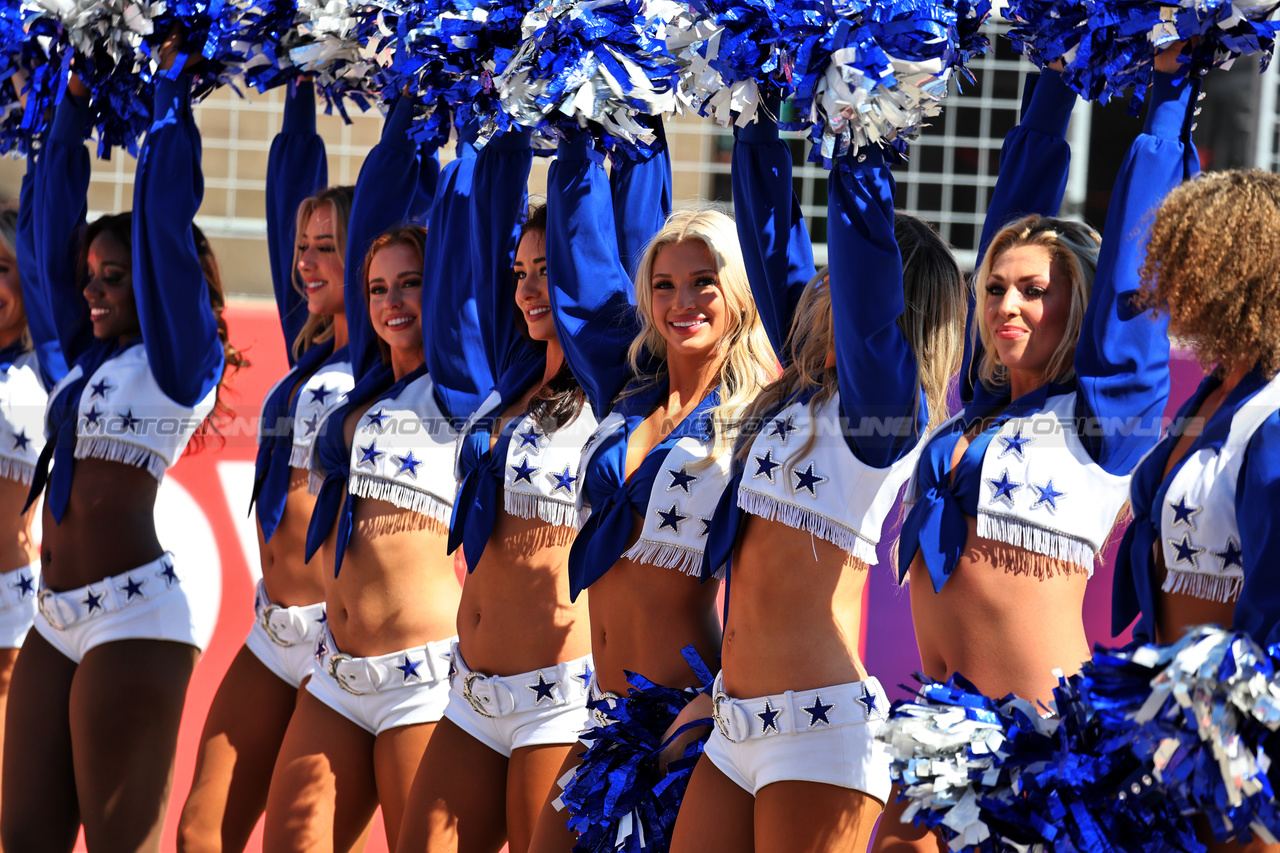 GP STATI UNITI, Dallas Cowboys Cheerleaders on the grid.

22.10.2023. Formula 1 World Championship, Rd 19, United States Grand Prix, Austin, Texas, USA, Gara Day.

- www.xpbimages.com, EMail: requests@xpbimages.com © Copyright: Moy / XPB Images