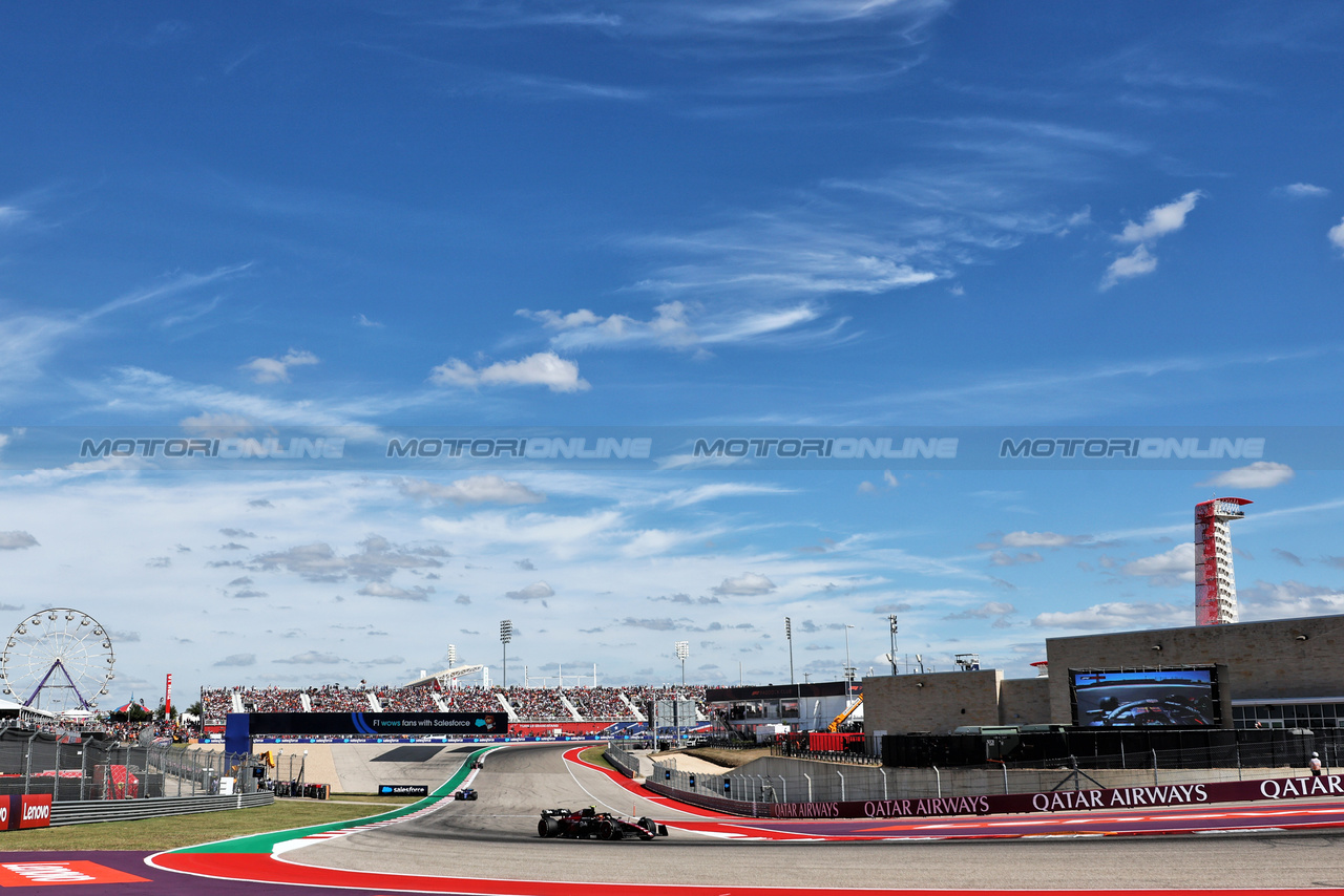 GP STATI UNITI, Zhou Guanyu (CHN) Alfa Romeo F1 Team C43.

22.10.2023. Formula 1 World Championship, Rd 19, United States Grand Prix, Austin, Texas, USA, Gara Day.

- www.xpbimages.com, EMail: requests@xpbimages.com © Copyright: Moy / XPB Images