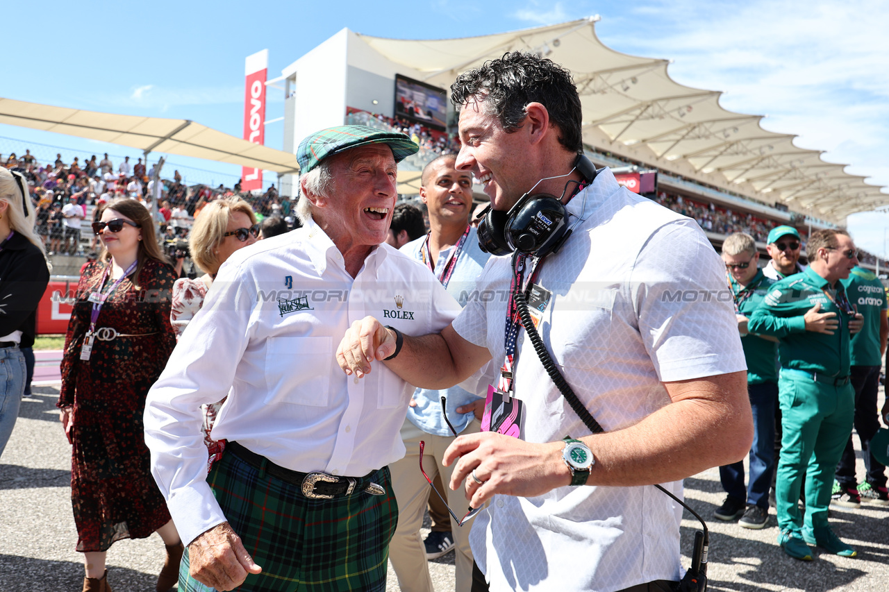 GP STATI UNITI, (L to R): Jackie Stewart (GBR) with Rory McIlroy (GBR) Professional Golfer e Otro Capital Alpine F1 Team Investor on the grid.

22.10.2023. Formula 1 World Championship, Rd 19, United States Grand Prix, Austin, Texas, USA, Gara Day.

- www.xpbimages.com, EMail: requests@xpbimages.com © Copyright: Moy / XPB Images