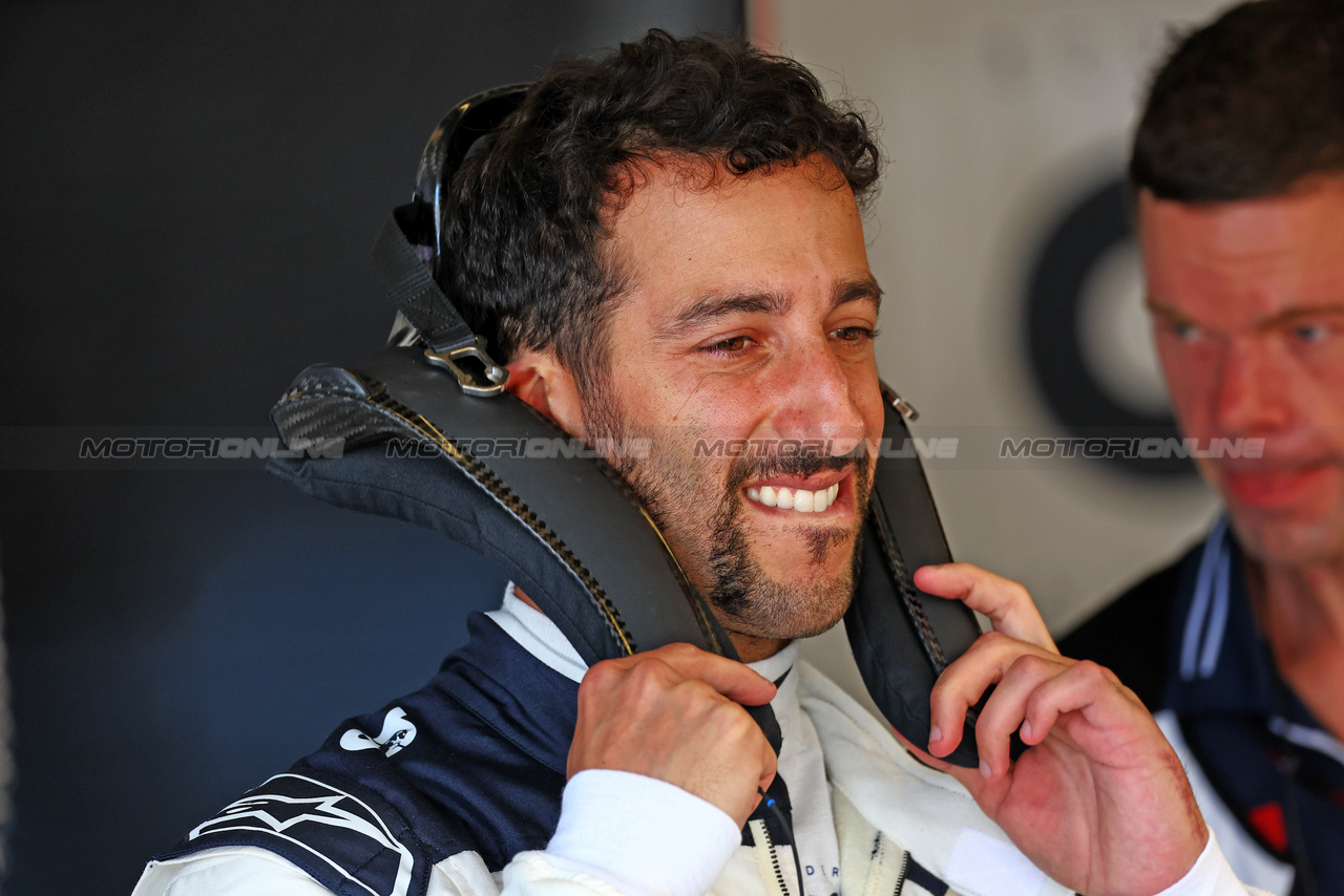 GP STATI UNITI, Daniel Ricciardo (AUS) AlphaTauri AT04.

22.10.2023. Formula 1 World Championship, Rd 19, United States Grand Prix, Austin, Texas, USA, Gara Day.

 - www.xpbimages.com, EMail: requests@xpbimages.com © Copyright: Coates / XPB Images